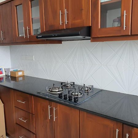 New 2 Bedroom Apartment, 100M Away From The Beach Dehiwala-Mount Lavinia Екстериор снимка