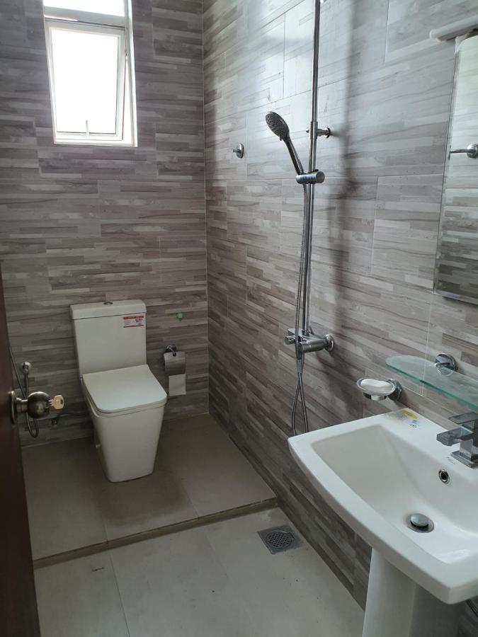 New 2 Bedroom Apartment, 100M Away From The Beach Dehiwala-Mount Lavinia Екстериор снимка