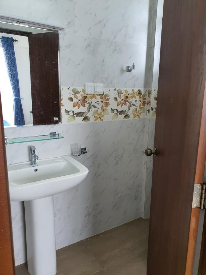 New 2 Bedroom Apartment, 100M Away From The Beach Dehiwala-Mount Lavinia Екстериор снимка