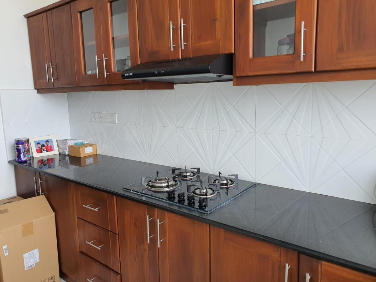 New 2 Bedroom Apartment, 100M Away From The Beach Dehiwala-Mount Lavinia Екстериор снимка